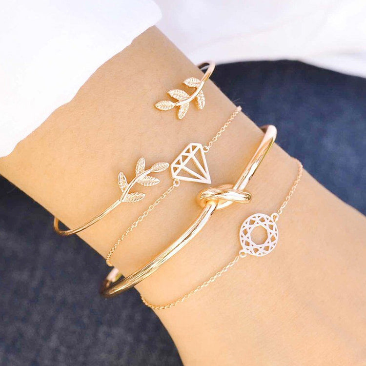 ✨🍃Juego de pulseras bohemias de oro💕🌟